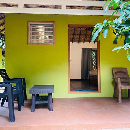 Hampi Village Resort & Tutti Cafe Екстер'єр фото