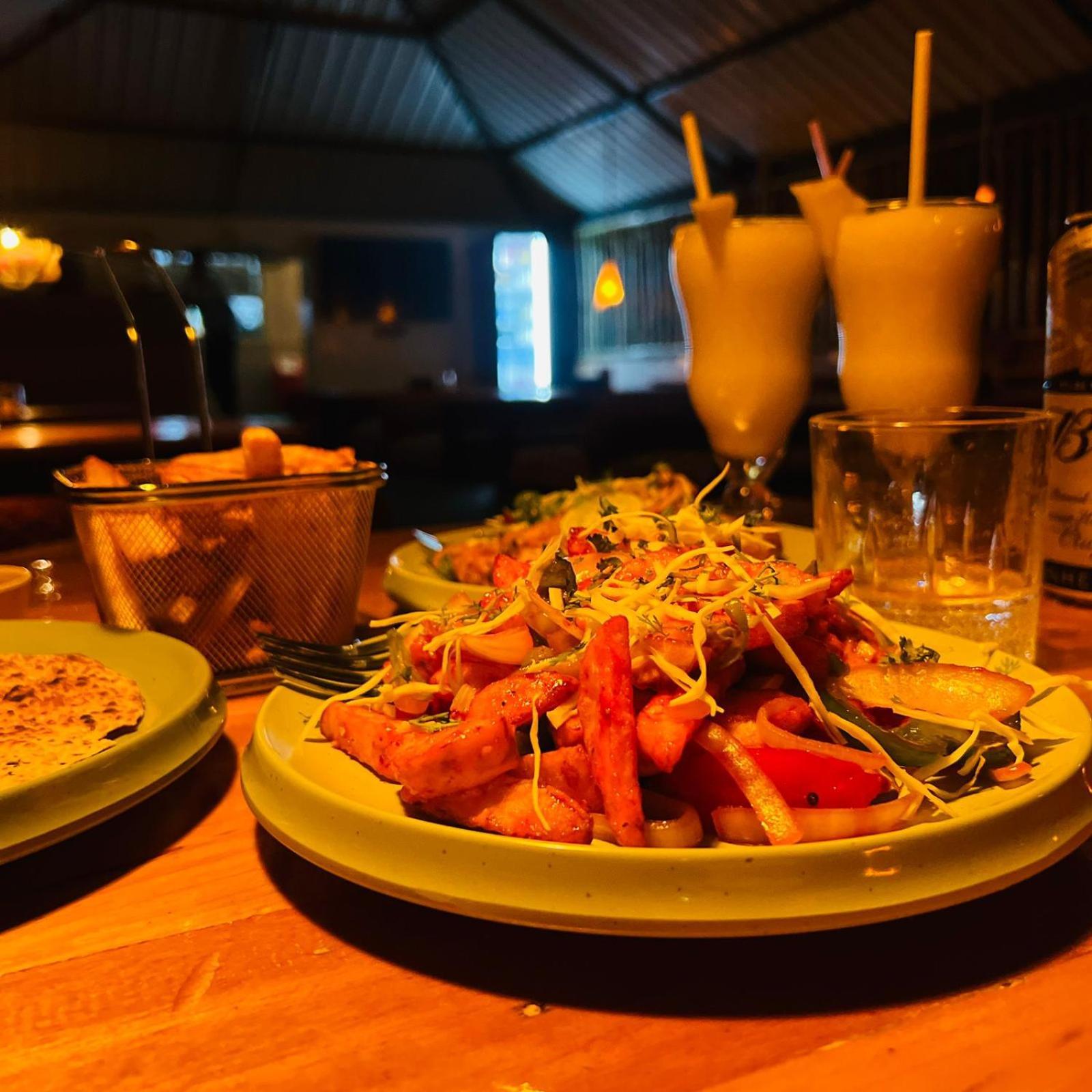Hampi Village Resort & Tutti Cafe Екстер'єр фото