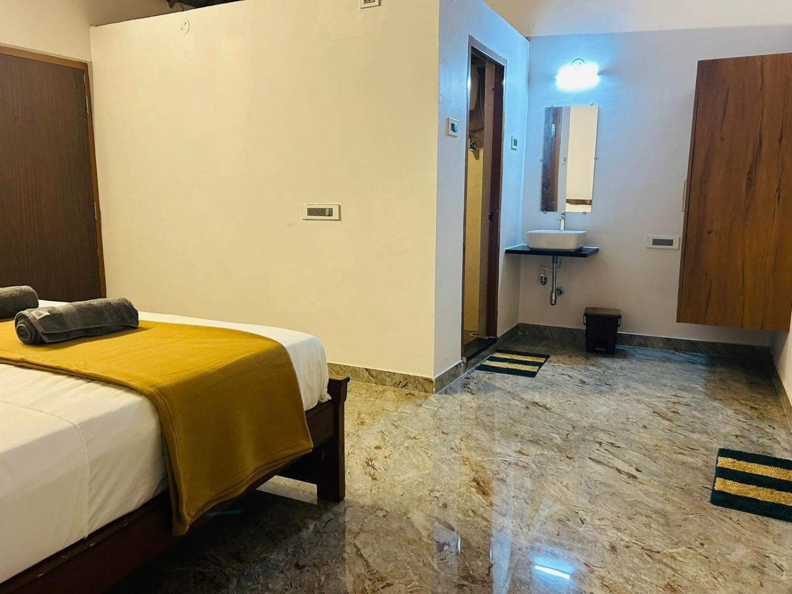 Hampi Village Resort & Tutti Cafe Екстер'єр фото