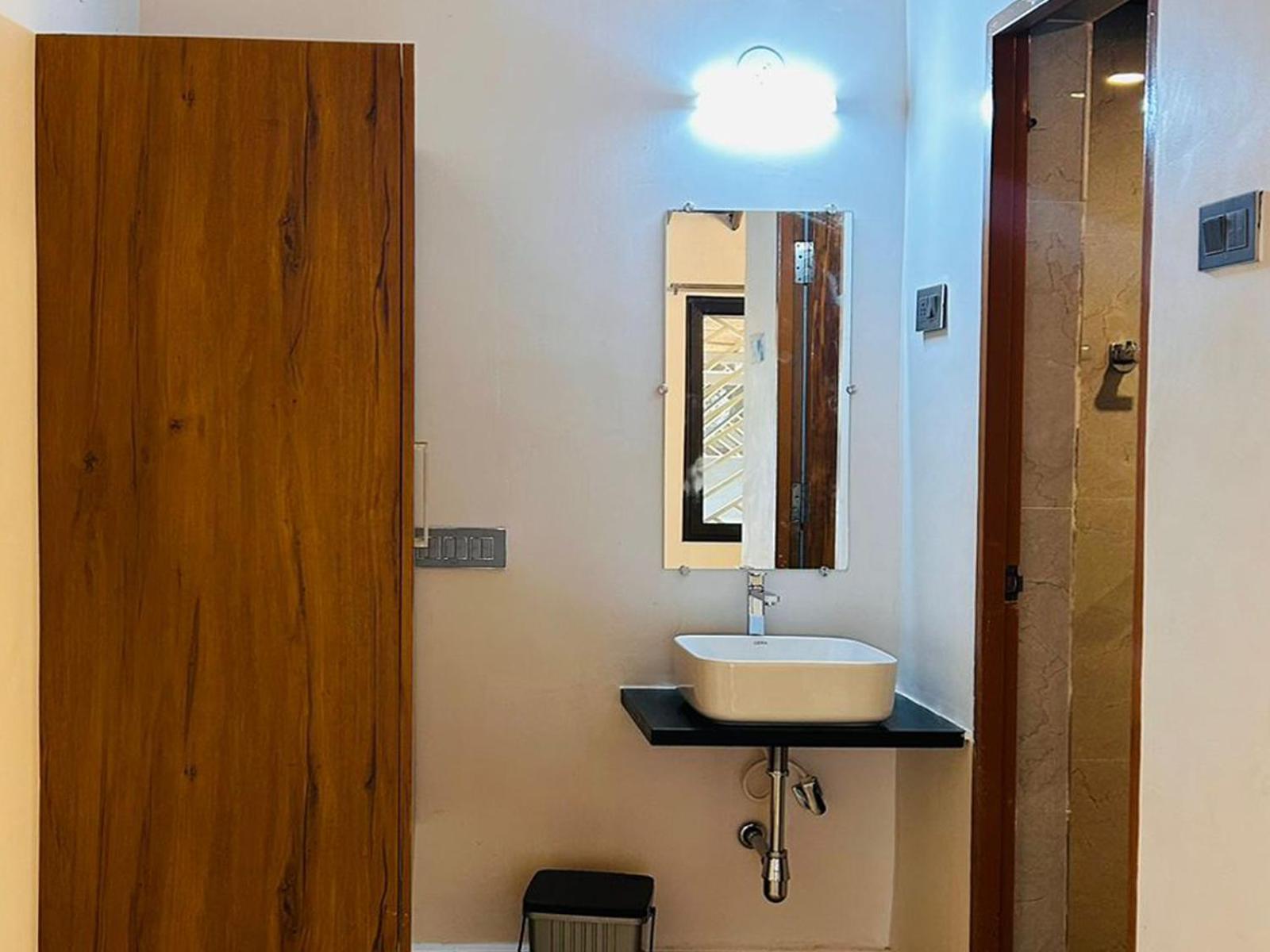 Hampi Village Resort & Tutti Cafe Екстер'єр фото