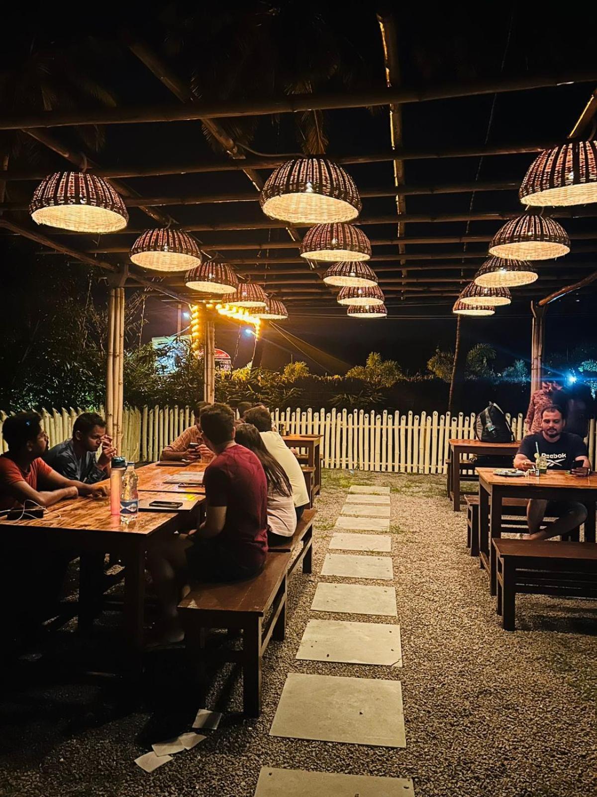 Hampi Village Resort & Tutti Cafe Екстер'єр фото