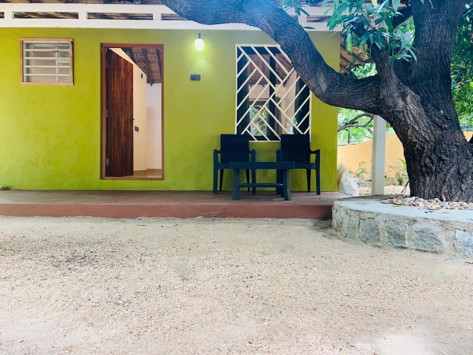 Hampi Village Resort & Tutti Cafe Екстер'єр фото