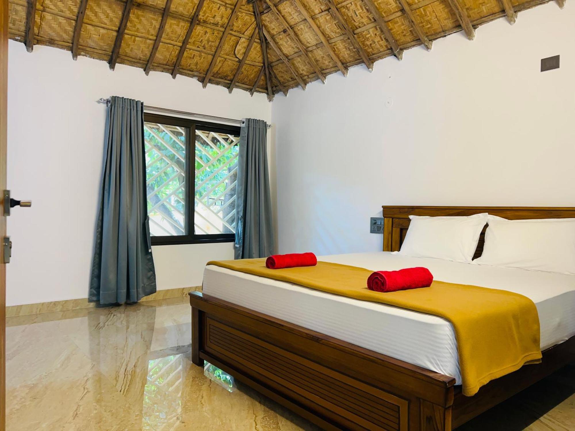 Hampi Village Resort & Tutti Cafe Екстер'єр фото