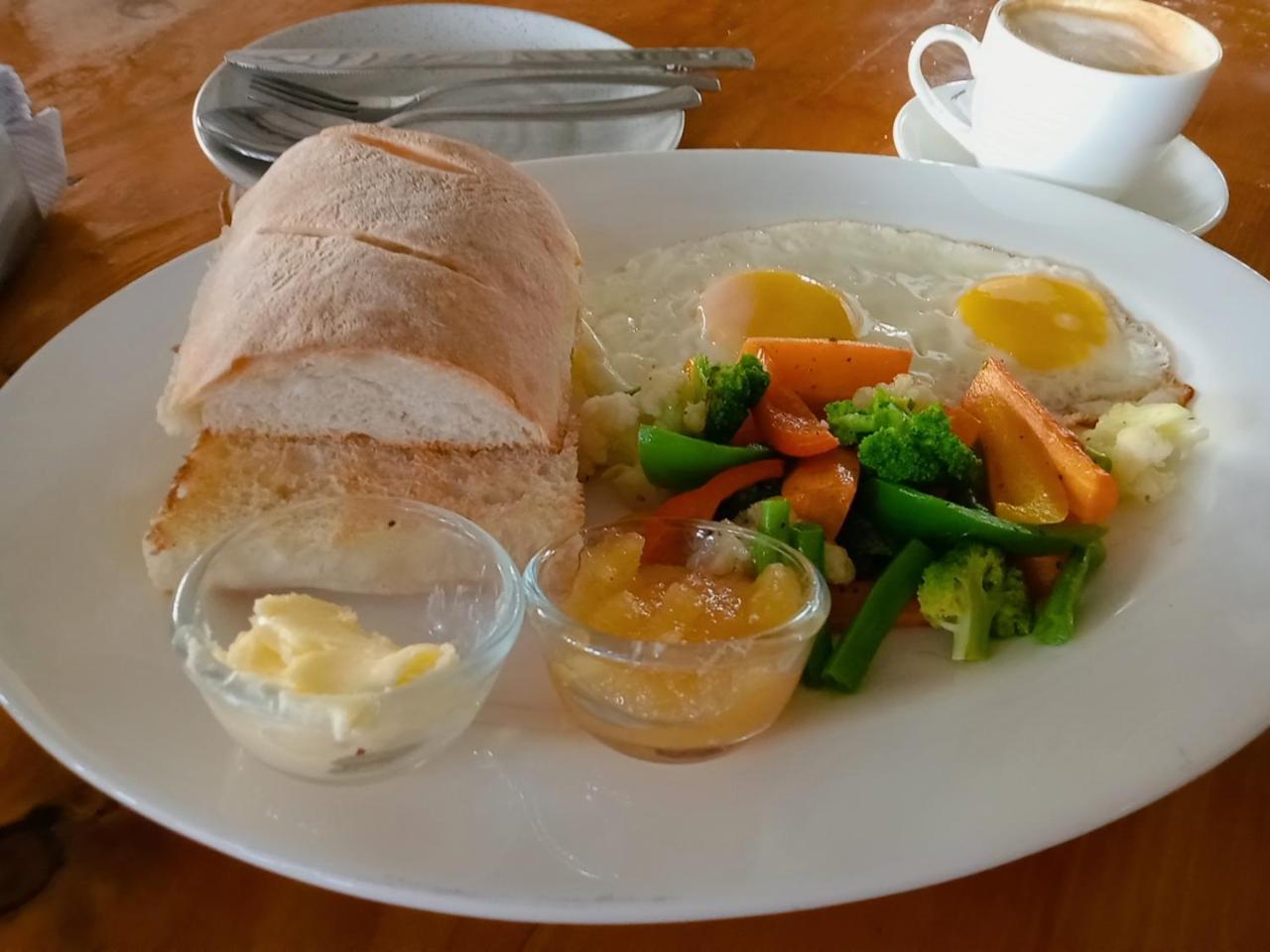 Hampi Village Resort & Tutti Cafe Екстер'єр фото